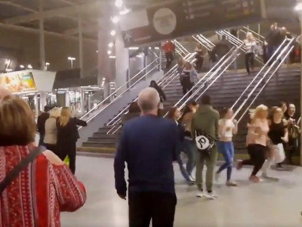 Паника на станции Виктория после теракта в Манчестере 22 мая 2017