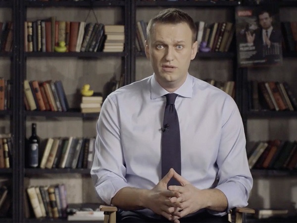 Видеоблогер Навальный