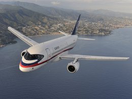 Российский самолет SSJ 100