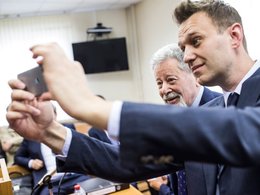 Адвокат Алишера Усманова Генрих Падва с ответчиком Алексеем Навальным в Люблинском суде г.Москвы