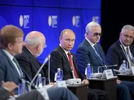 Владимир Путин на встрече с представителями российского и американского бизнеса