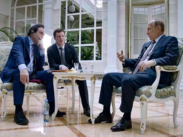 Оливер Стоун берет интервью у Владимира Путина