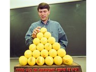 Профессор Томас Хейлс