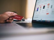 Выбор товаров в интернет-магазине