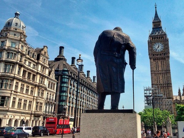 Лондон. Парламентская площад, памятник У.Черчиллю