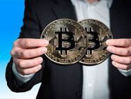 Биткоин в руках