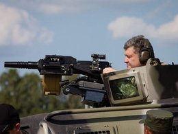Петр Порошенко тестирует украинское оружие