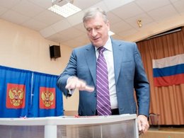 Голосование на выборах губернатора Кировской области. На фото - врио главы региона Игорь Васильев