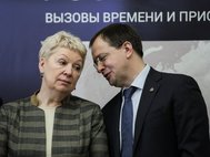 Ольга Васильева и Владимир Мединский на выставке по новейшей истории РФ