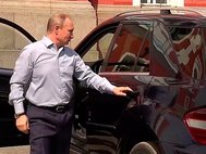 Владимир Путин с автомобилем