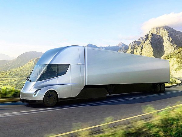 Tesla Semi, электрический грузовик с автопилотом