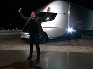 Илон Маск презентует электромобиль Tesla Semi