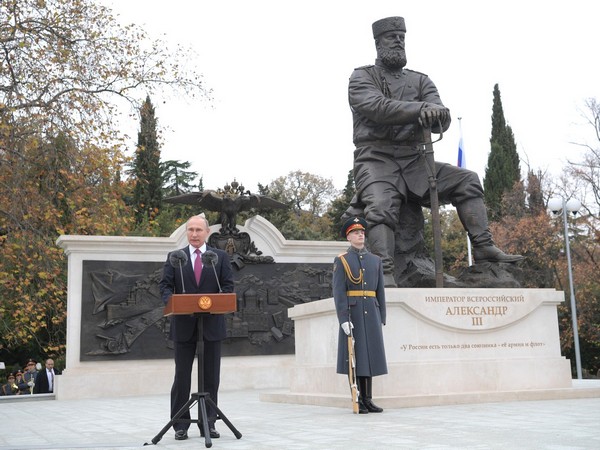 Владимир Путин на открытии памятника
