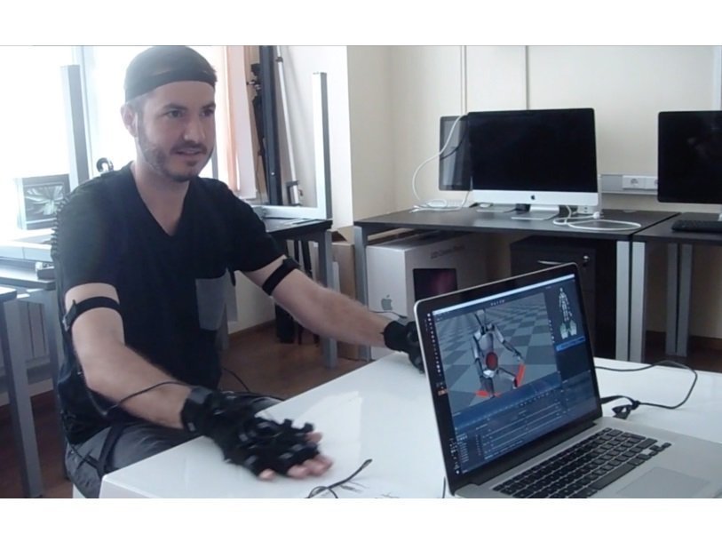 MoCap. Движения тела человека транслируются в аватар