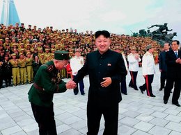 Ким Чен Ын с народом