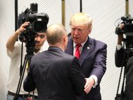 Владимир Путин и Дональд Трамп на саммите АТЭС в Дананге 11 ноября 2017