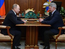 Владимир Путин сообщает Александру Гусеву о решении назначить его врио губернатора Воронежской области