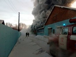 Пожар на обувной фабрике в поселке Чернореченский