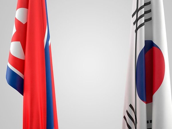 Переговоры. Флаги КНДР и Южной Кореи