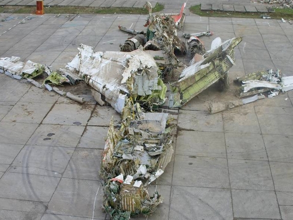 Самолет Леха Качиньского после крушения