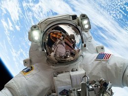 Американский астронавт Майк Хопкинс на МКС