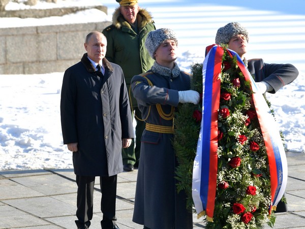 Владимир Путин Во время посетил музей «Сталинградская битва»