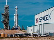 Космодром SpaceX с ракетой Falcon Heavy