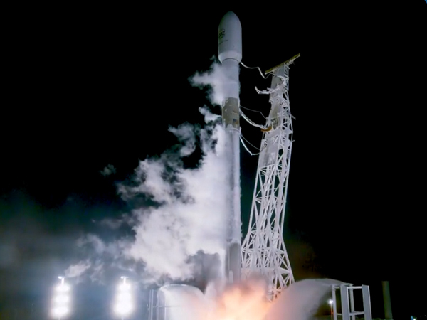 Старт Falcon 9 со спутниками для раздачи интернета