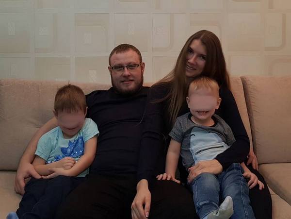 Андрей Каковкин с семьей