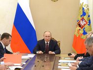 Владимир Путин и члены Совбеза РФ