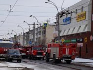 Пожарные машины возле «Зимней вишни»
