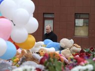 Владимир Путин у ТРЦ «Зимняя вишня» в Кемерово