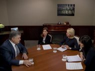 Петр Порошенко беседует с журналистами