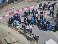 Митингующие перекрыли дорогу к полигону "Ядрово"
