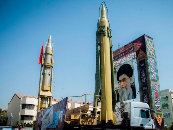Иран. Ракеты с портретом Хаменеи