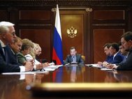 Дмитрий Медведев на совещании о мерах по развитию экономики и социальной сферы