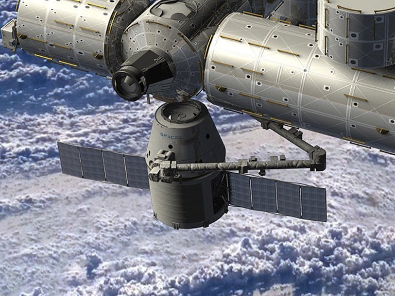 Корабль SpaceX Dragon и Международная космическая станция