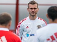 Вратарь Игорь Акинфеев во время тренировки