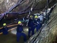 Операция по спасению детей из затопленной пещеры в Таиланде