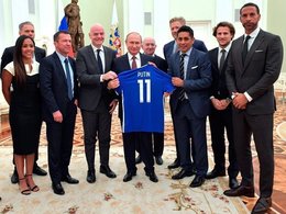 В. Путин на встрече с легендами мирового футбола