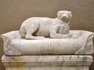 Надгробие собаки из Национального музея в Афинах