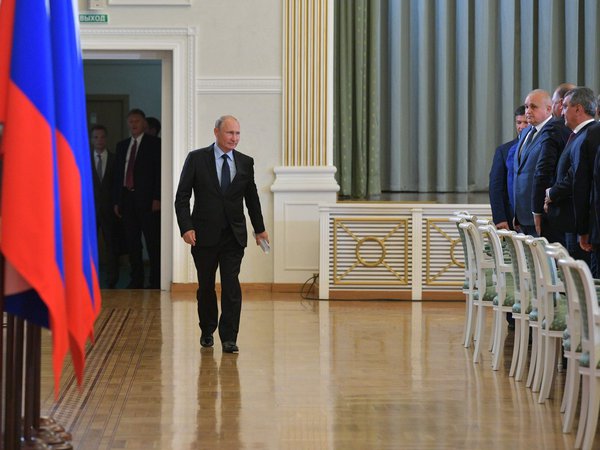 Владимир Путин на заседании комиссии по ТЭК