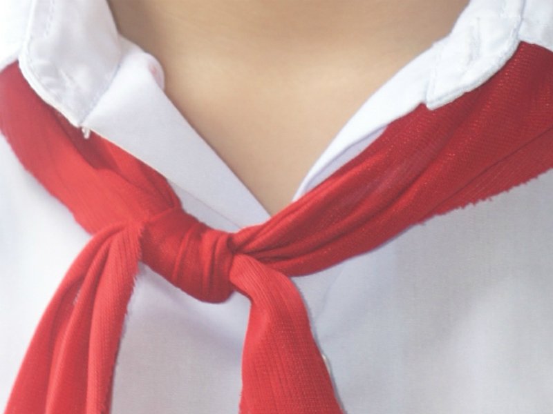Завязанный пионерский галстук фото