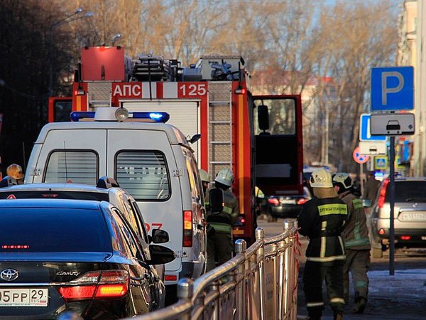 Спецслужбы на месте теракта в Ахангельске
