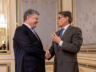 Министр энергетики США Рик Перри и президент Украины Петр Порошенко 