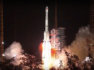 Ракета-носитель «Великий поход 3B» выводит на орбиту космический аппарат «Чанъэ-4»