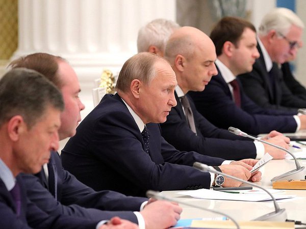 Владимир Путин на встрече с представителями российских деловых кругов.