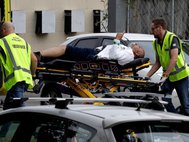 Раненые около мечети в Новой Зеландии