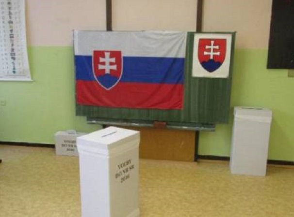 голосование в Словакии, избирательные урны, выборы президента