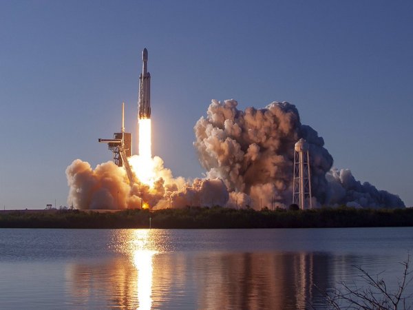 Запуск ракеты Falcon SpaceX 12 апреля 2019 года